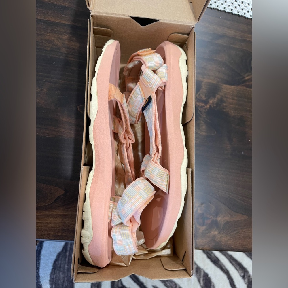 TEVA girls sandals size 7 (big girl)